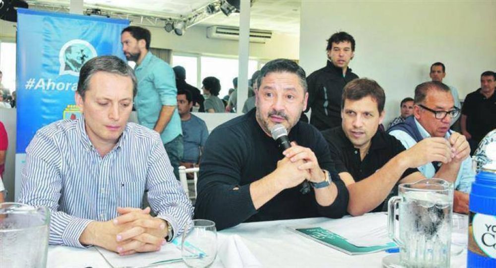 Moyano alteró agenda del PJ; negocian tregua con Espinoza