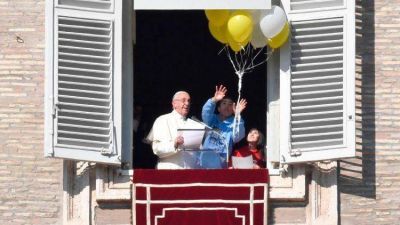 �ngelus del Papa: Jes�s es nuestro Maestro, poderoso en obras y palabras