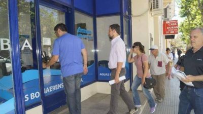 Los municipios bonaerenses hacen fila para pegarle a ABSA