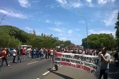 Tras los despidos masivos en el INTI, ATE y UPCN realizar�n un corte en la General Paz