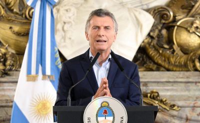 Macri quiere mostrar austeridad y elimina el 25% de los cargos pol�ticos