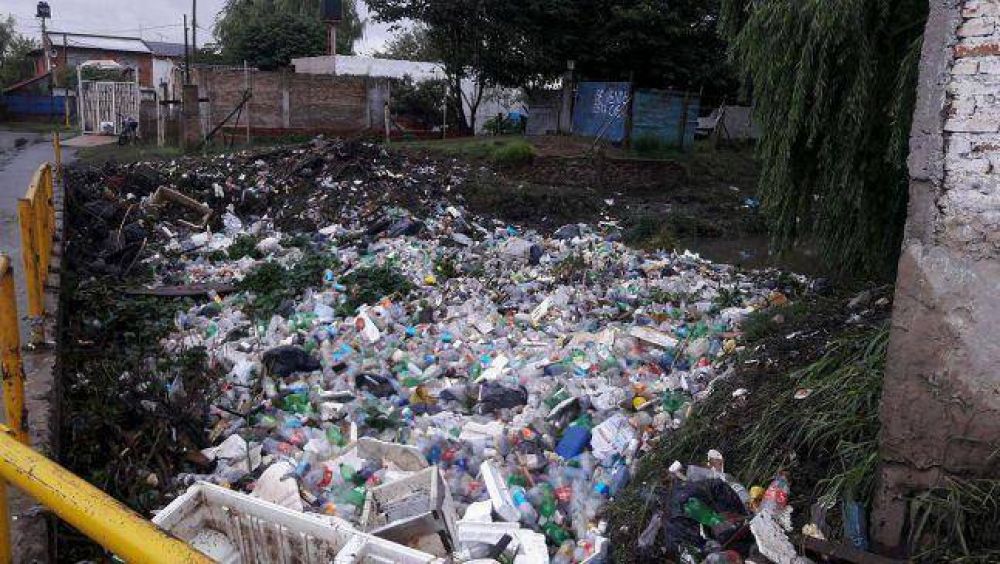 Solano: insoportable situacin ambiental en el Arroyo Las Piedras 