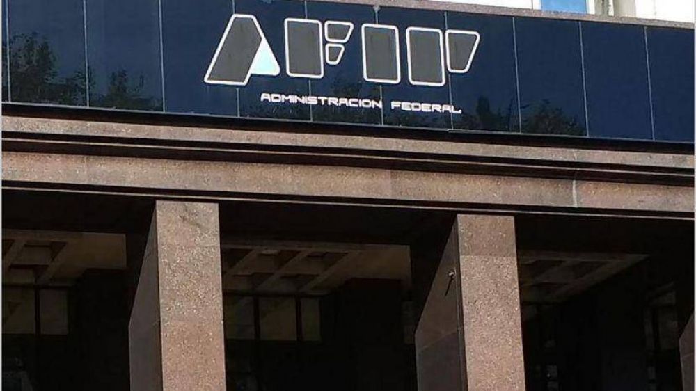 AFIP elimina tres direcciones y le agrega tareas de control a DGI y Aduanas