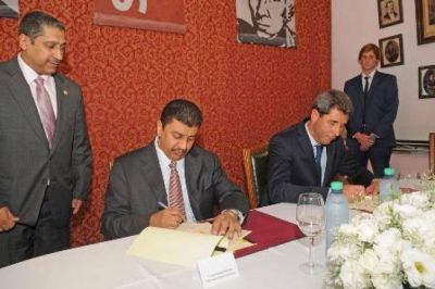 Firmaron el pr�stamo de U$S 50 M del fondo Kuwait� para el Acueducto