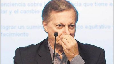 La devaluaci�n sumar� m�s aumentos a los ajustes de tarifas de electricidad y gas