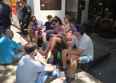 Retiros voluntarios y reducci�n de sueldo: las 