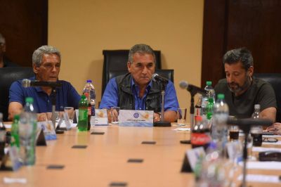 Sin la UOM, la UTA ni la UOCRA: conforma Moyano una d�bil alianza sindical para la lucha contra Macri