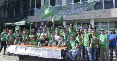 Contra los despidos, ocupan el Senasa en General Roca
