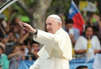 El papa Francisco investiga al obispo chileno acusado de encubrir abusos sexuales