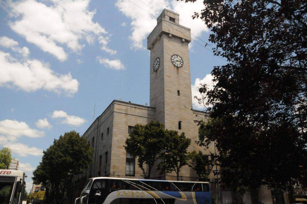El municipio a�n no evalu� adherir a la purga de parientes