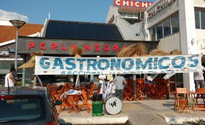 Trabajadores toman un restaurante que abri� hace apenas un mes: quieren cobrar los sueldos
