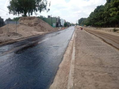 Avanza la obra: La primera capa de asfalto para la 10 ya fue colocada