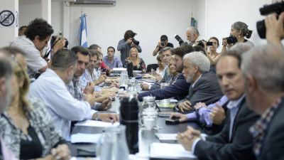Paritarias: el Gobierno impulsa una cl�usula de revisi�n para compensar la inflaci�n