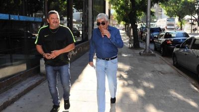 An�lisis: golpeado, en vez de recular Hugo Moyano va por todo