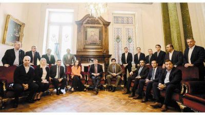 Comienza discusi�n por el rojo de las 13 cajas jubilatorias y hablan de gradualismo