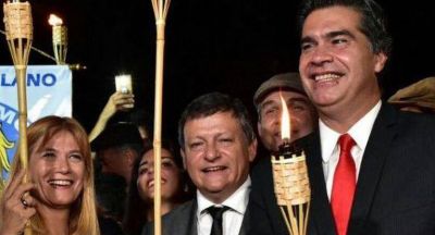 Triple factura peronista amortigua otra ca�da de Macri en encuestas