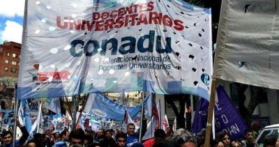 Docentes Universitarios marchar�n el 22 y piden inmediato aumento salarial