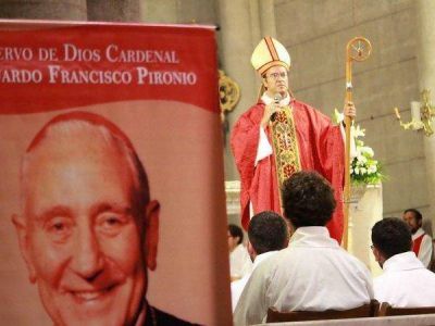 Celebraron los 20 a�os del fallecimiento del cardenal Eduardo Pironio con una misa