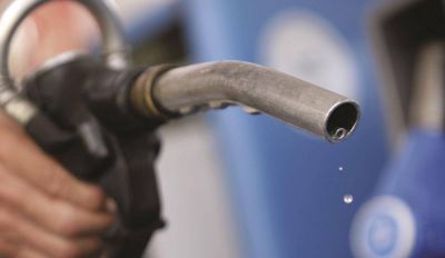 Golpe al bolsillo: por segunda vez en 15 d�as aument� el combustible