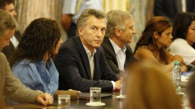 Encuestas de verano: alerta amarilla para el Gobierno y se�al inquietante para la oposici�n
