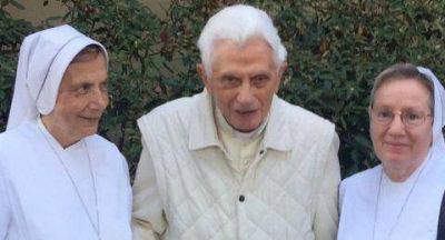 Benedicto XVI se despide de sus fieles y anuncia que su vida se apaga