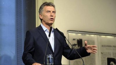 Humo medi�tico: Al final, solo 12 familiares de funcionarios no seguir�n en el Gobierno