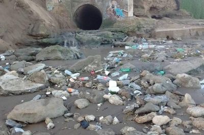 Vecinos y concejales: Preocupaci�n por desag�es pluviales y malos olores en la ciudad