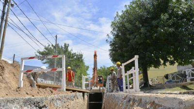 Esteban Echeverr�a: Obras de cloacas en Monte Grande y en Luis Guill�n