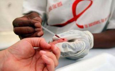 Escobar: Sujarchuk inaugur� un consultorio m�vil para detectar gratuitamente el virus de HIV
