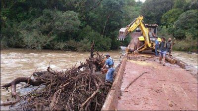 Se proh�be el tr�nsito de camiones sobre el puente Piray Mini Faubel