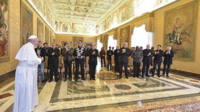 El Papa a los estigmatinos: Lleven al mundo el fuego del amor de Dios