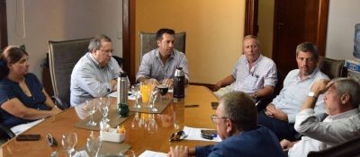 Arturo Rojas: �Buscamos mejorar de manera integral las condiciones de la estiba en Puerto Quequ�n�