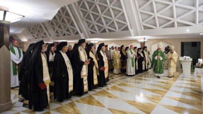 El Papa celebra una misa con el patriarca melequita: �Ofrezc�mosla por los cristianos perseguidos�