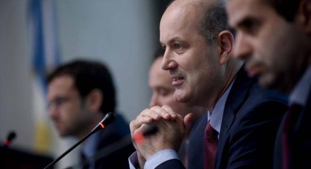 Sturzenegger aumenta la tensi�n con la Rosada y no baja la tasa de referencia
