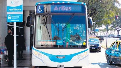 Menos servicios y m�s negocios para los amigos