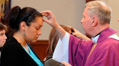 �De d�nde obtienen los sacerdotes las cenizas para Mi�rcoles de Ceniza?