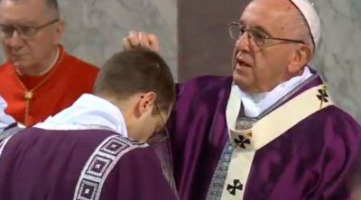 Mi�rcoles de Ceniza: El Papa propone 3 acciones para �recalentar el coraz�n creyente�