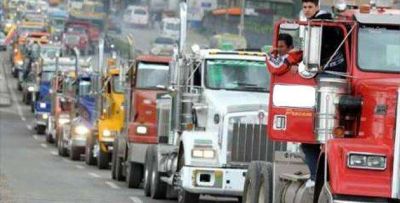 Costos de transporte de carga por carretera en Colombia subieron 4,72% en 2017