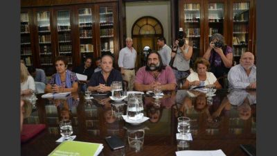 Gobierno bonaerense pidi� a los gremios docentes que no supediten el inicio de clases a la paritaria