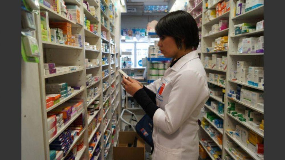 Cadena de farmacias pide nueva ley para concretar inversin