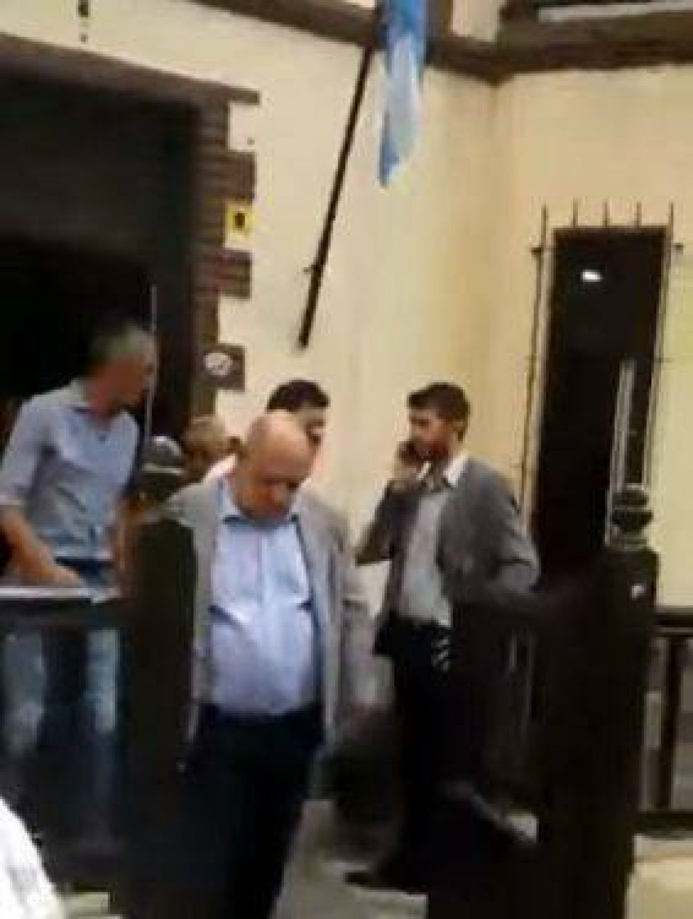 El mal momento de Arroyo tras una visita a la Secretar�a de Educaci�n