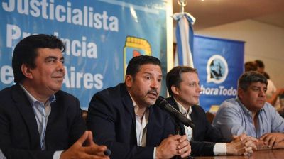 Mientras siguen las presiones a Moyano por la marcha del 21F, llegan las adhesiones
