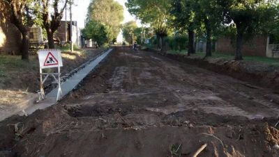 Avances en obras hidr�ulicas y de cord�n cuneta en el Distrito y localidades