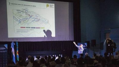 Disertaci�n sobre obras hidr�ulicas proyectadas del R�o Salado en el Distrito
