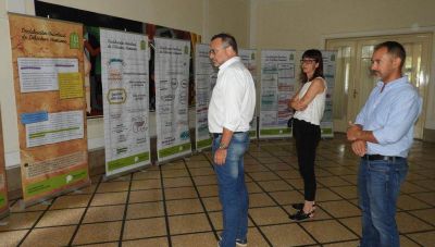 DDHH: Provincia instal� dos muestras en el hall del municipio