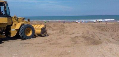 Avanzan con limpieza de playa y repaso de calles