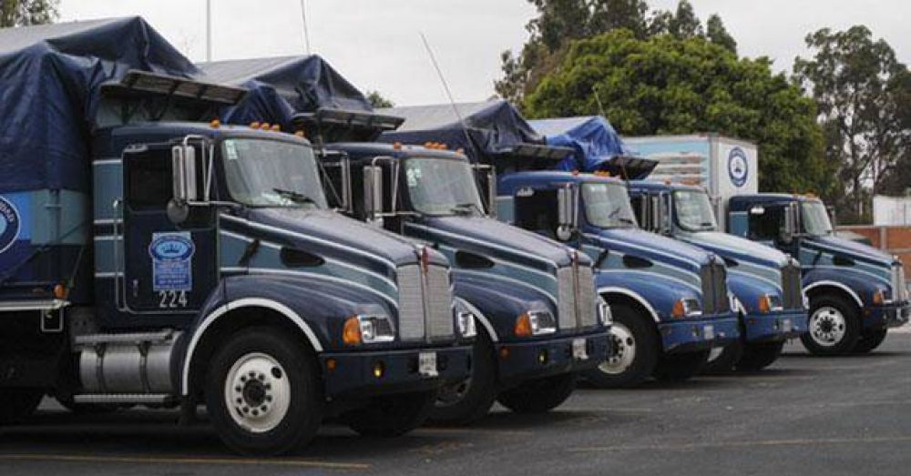 Endurecen reglas para choferes de transporte de carga en M�xico