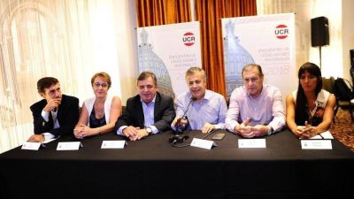 La UCR critic� los errores no forzados del Gobierno y reclam� m�s participaci�n