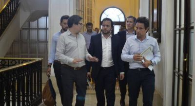 Nueva estrategia: Vidal y Baradel evitan chocar en el arranque de la paritaria