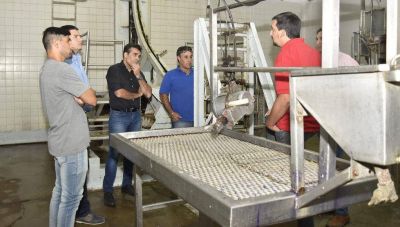 L�pez recorri� el Matadero Municipal, apoy� a los trabajadores y destac� la producci�n